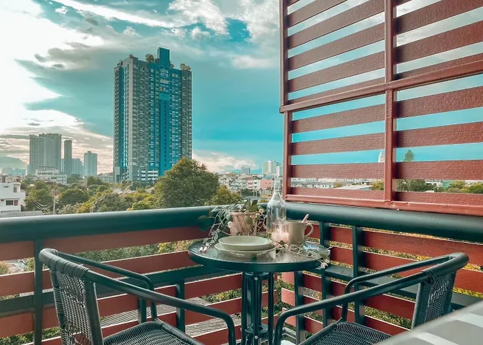 The Giftown Bangkok, Talat Phlu * Bangkok